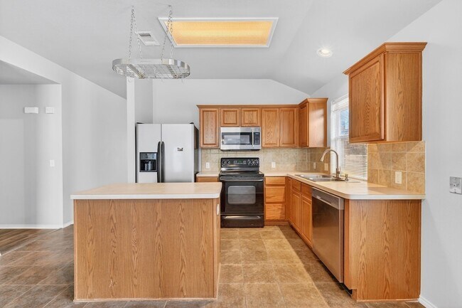 Building Photo - 2545 Prospect Hill Dr