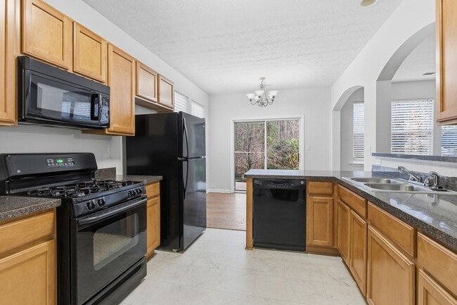 Building Photo - NOW READY!!! 3 bedroom home in sought out Austell city!!!