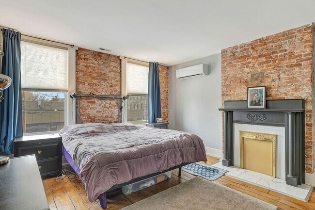 Building Photo - Charming 3BR Duplex in Covington