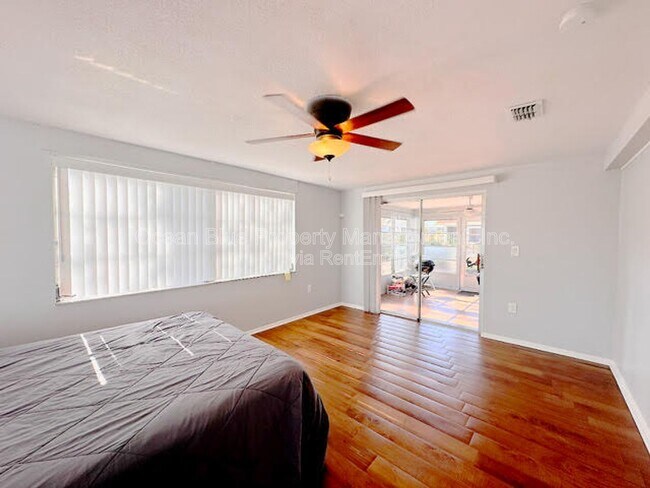 Building Photo - 7924 Halsey Dr