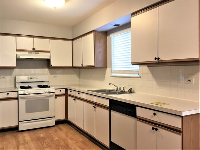 Building Photo - 2415 Sisters Ct