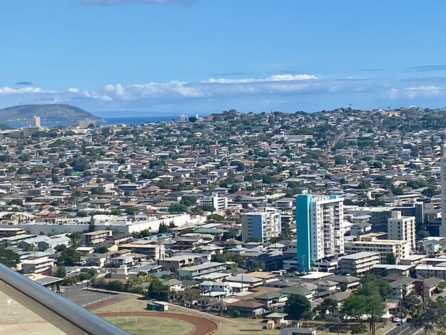 Building Photo - Diamond Head Views! City Views! Golf Cours...