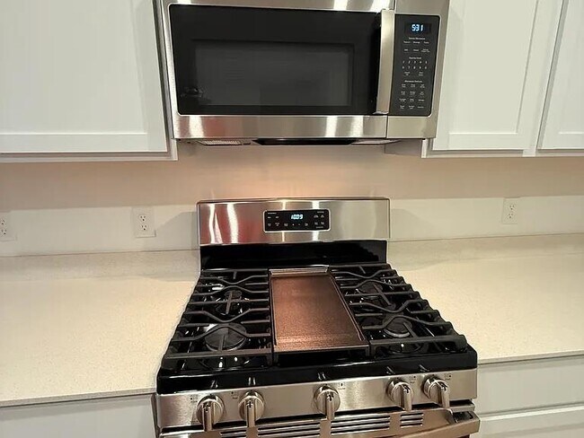 Building Photo - 1840 Black Poplar Wy