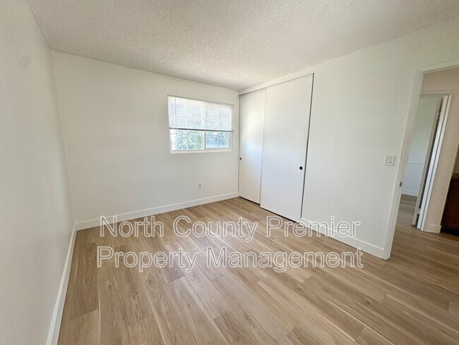 Building Photo - 2995 Lexington Cir
