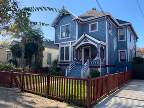 Building Photo - 411 S 11th St