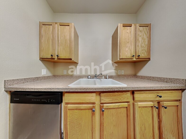 Building Photo - 201 Antigua Pl