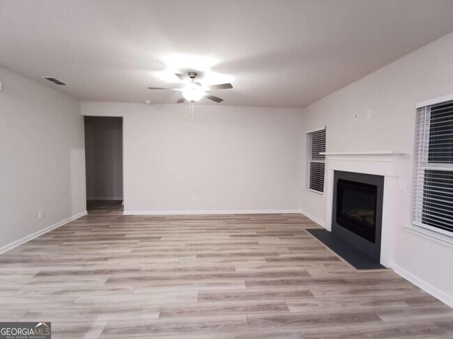 Building Photo - 6025 White Sycamore Pl