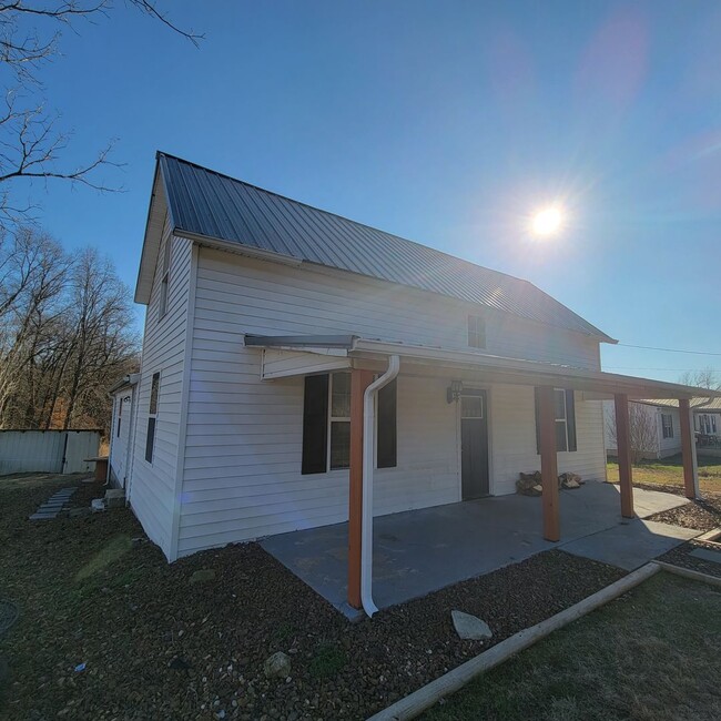 Building Photo - 4 Bed, 2 Bath Home for Lease-Furnished-Spa...