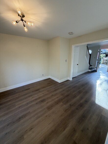 Building Photo - 3155 Cape Cir