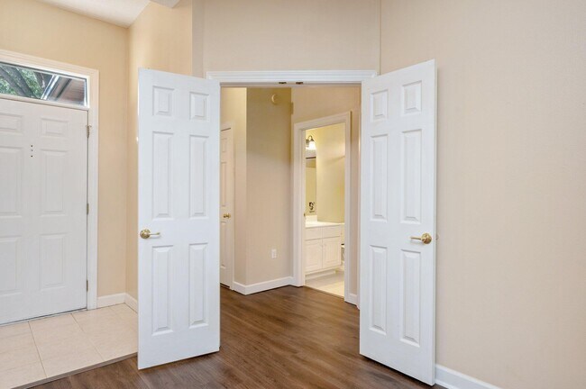 Building Photo - 1474 The Crossings