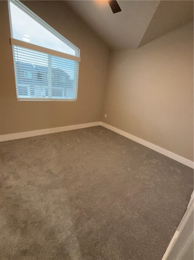 Building Photo - 470 Azurite Rd