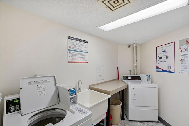 Building Photo - 20 NE 2nd St