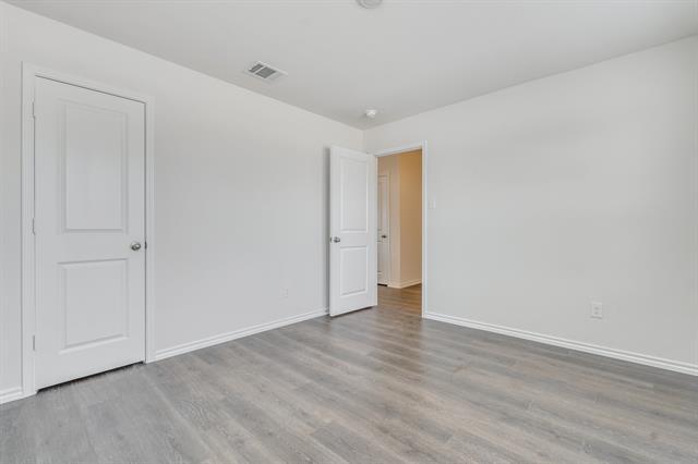 Building Photo - 2125 Croton Ave