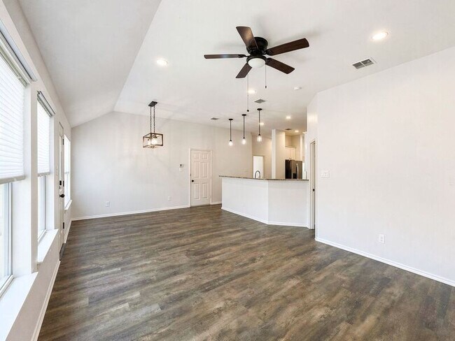 Building Photo - 9903 Presthope Dr
