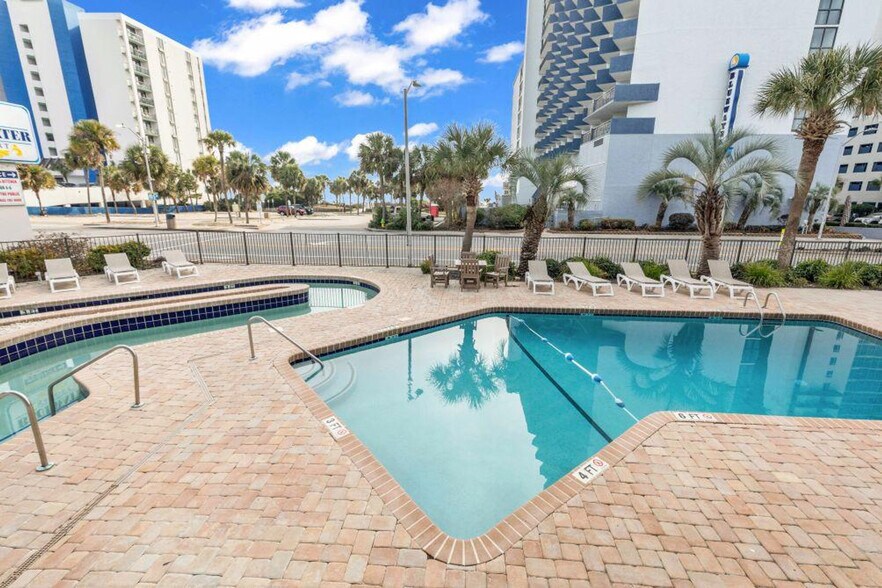 Building Photo - 2000 S Ocean Blvd