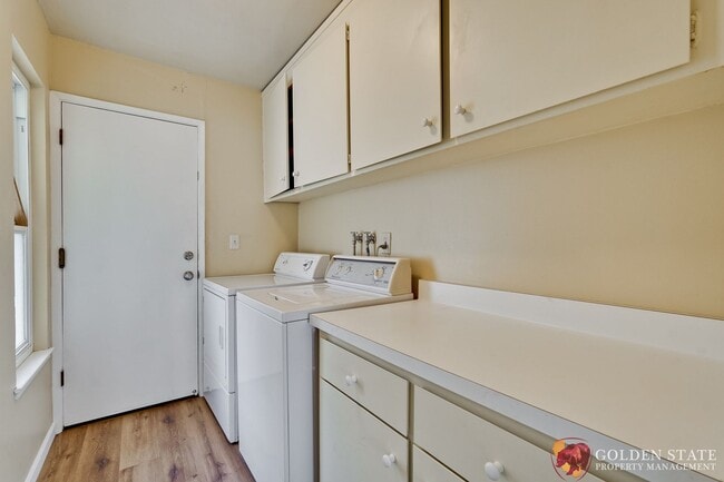 Building Photo - Sunnyvale home with central air and new LV...