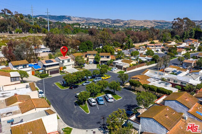 Building Photo - 31076 Via San Vicente