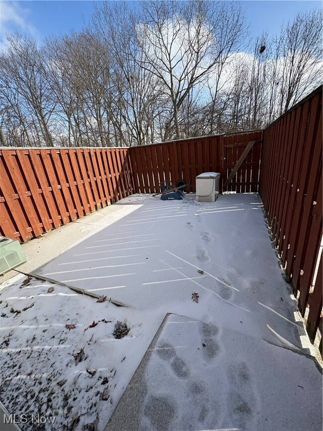 Building Photo - 2398 Echo Valley Dr