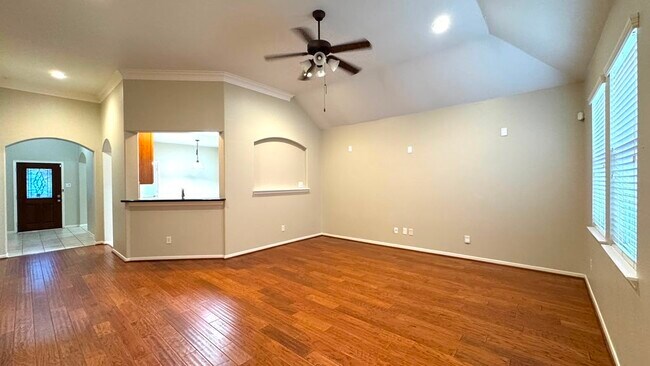 Building Photo - 8923 Willow Wind Ln