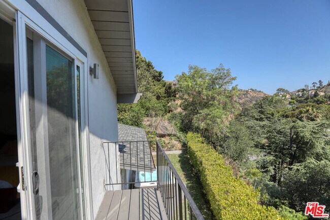 Building Photo - 7560 Devista Dr