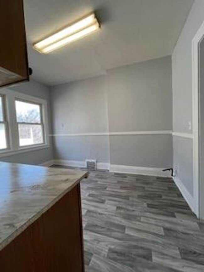 Building Photo - 3341 Desota Ave