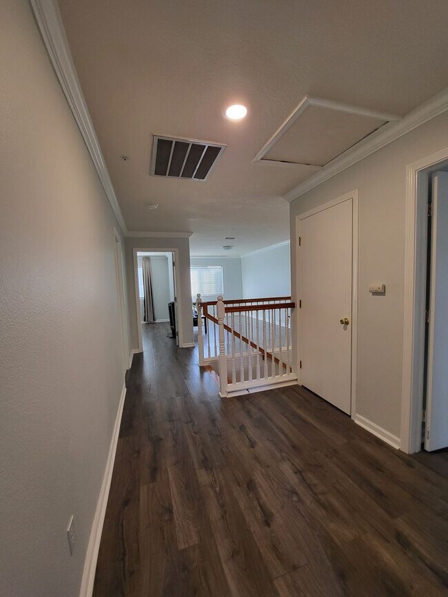 Building Photo - 920 Garcia Dr