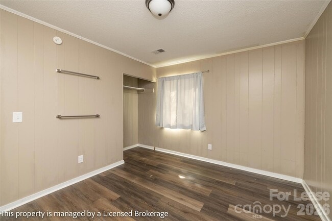 Building Photo - 145 Brentwood Dr