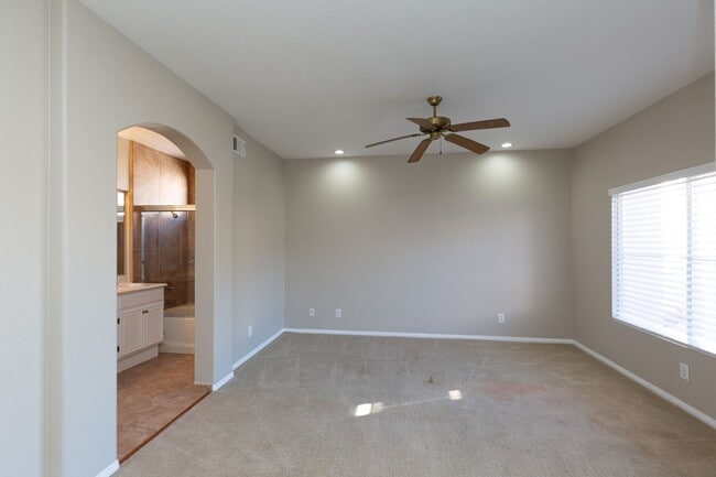 Building Photo - 3 bed, 2.5 bath DETACHED home in SCRIPPS RANCH