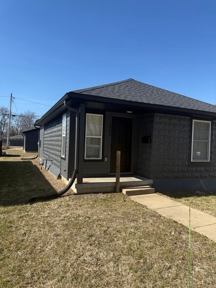 Building Photo - 1008 Milroy St