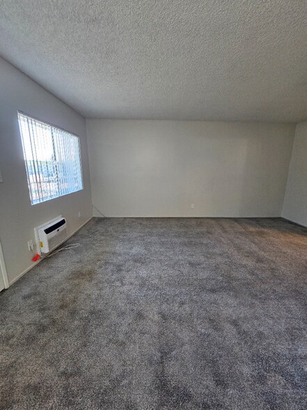 Building Photo - 1135 W I St