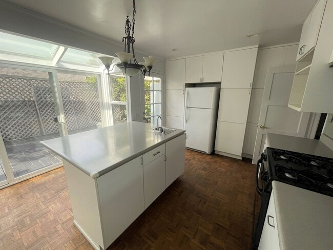 Building Photo - Charming Midtown Ventura Home