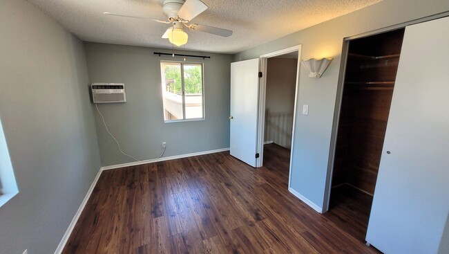 Building Photo - NOW AVAILABLE! 2 Bedroom back house in His...