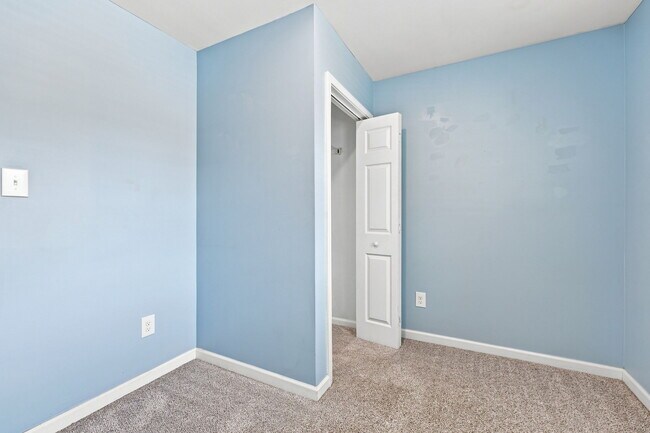 Building Photo - 1305 Yeadon Rd