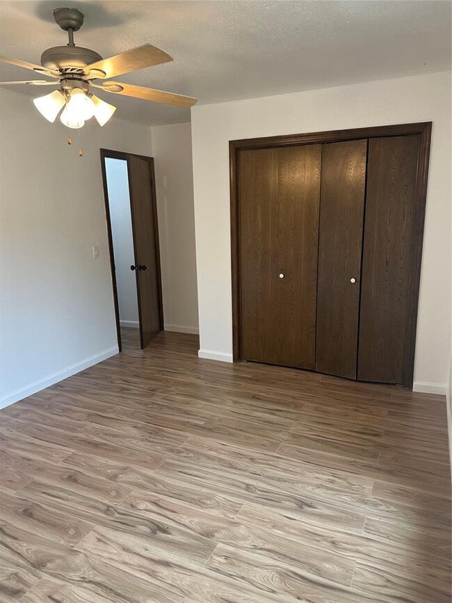 Building Photo - 1318 Alviola Ave