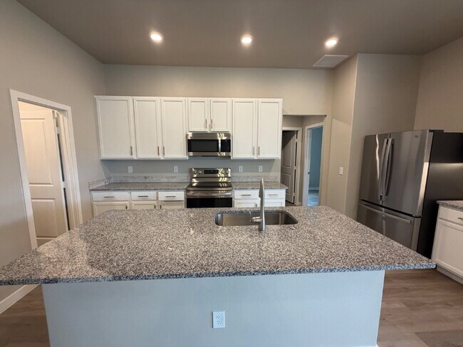 Building Photo - Wonderful 4/2 In Bell Farms!