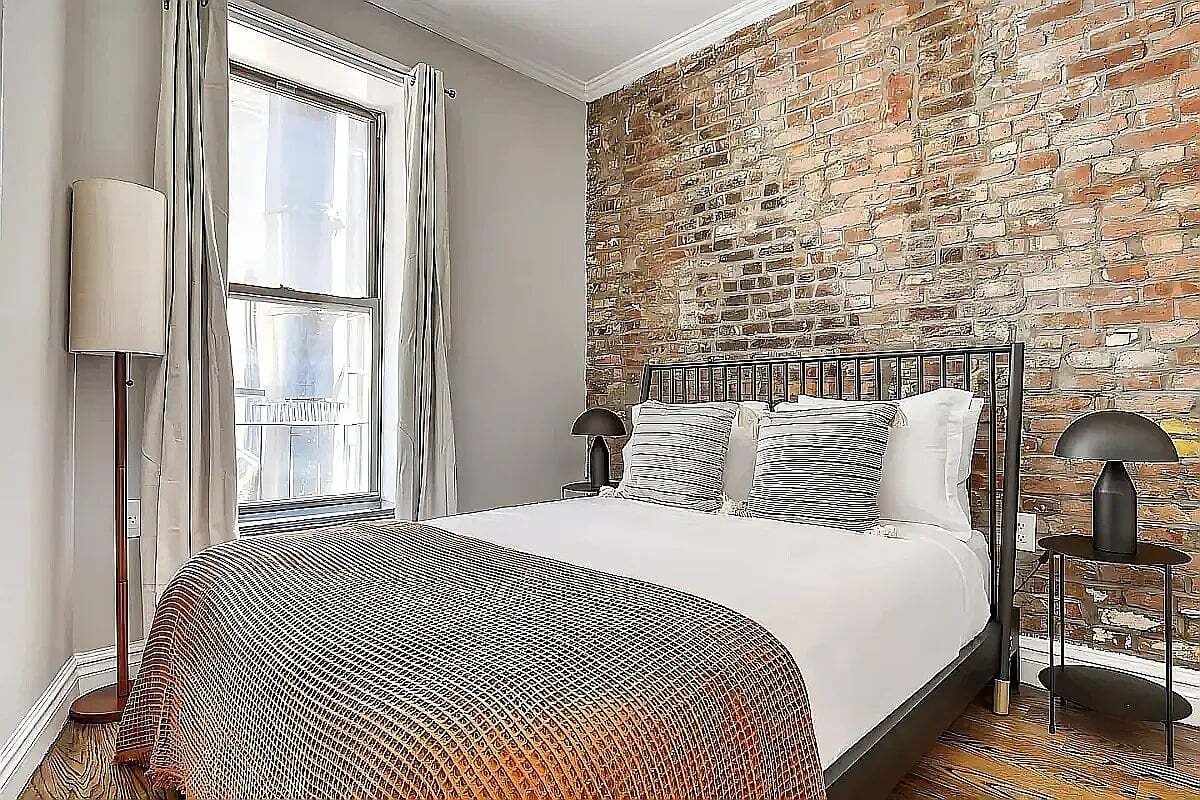 Building Photo - 438 W 52nd St