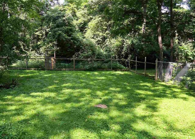 Building Photo - 2 bedroom, 1 bath Home - MUST SEE!