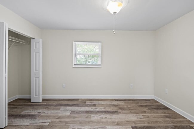 Building Photo - 11359 Bedford Oaks Dr