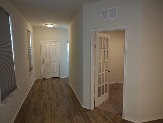 Building Photo - Cute house in Buda