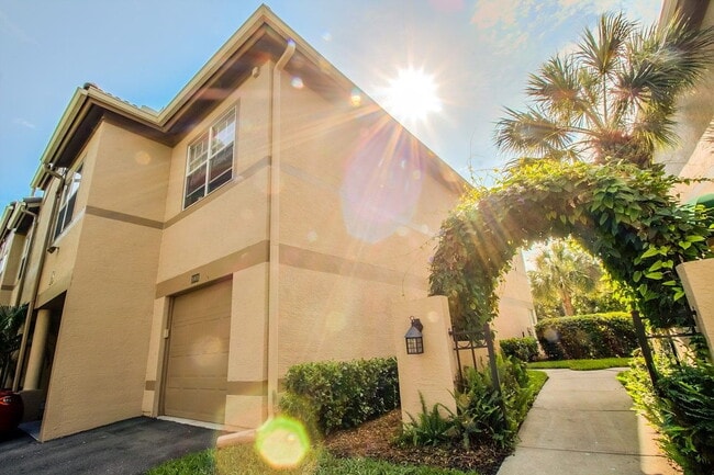 Building Photo - 1001 Normandy Trace Rd