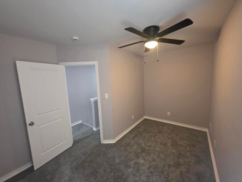 Building Photo - 2910 N Taylor St