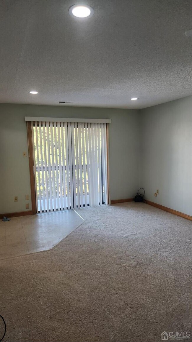 Building Photo - 1206 Edison Glen Terrace