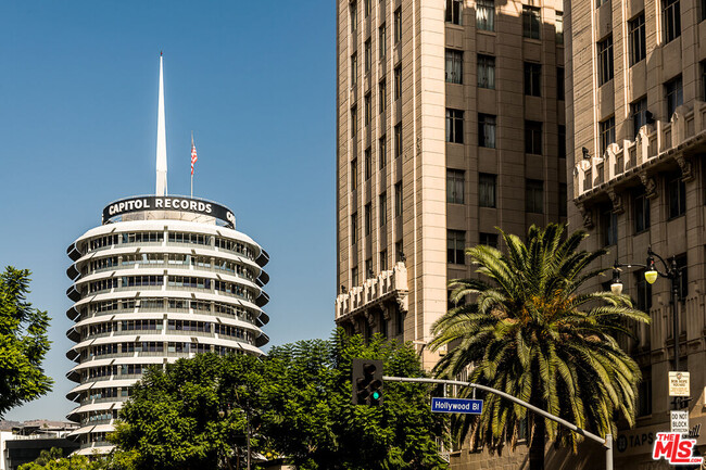 Building Photo - 6253 Hollywood Blvd