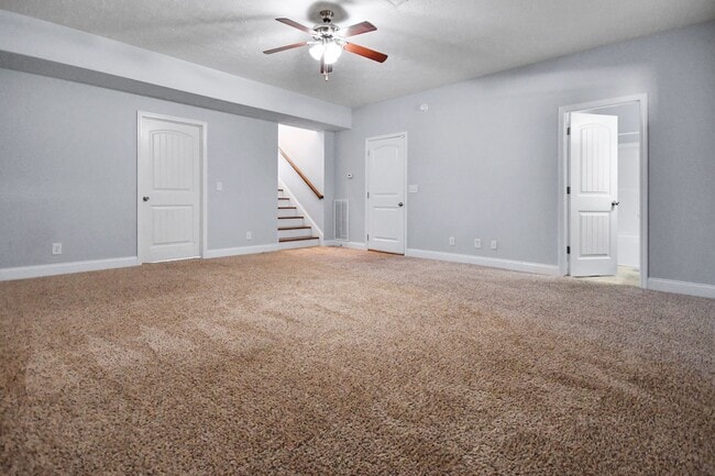 Building Photo - Pet Friendly Four Bedroom!