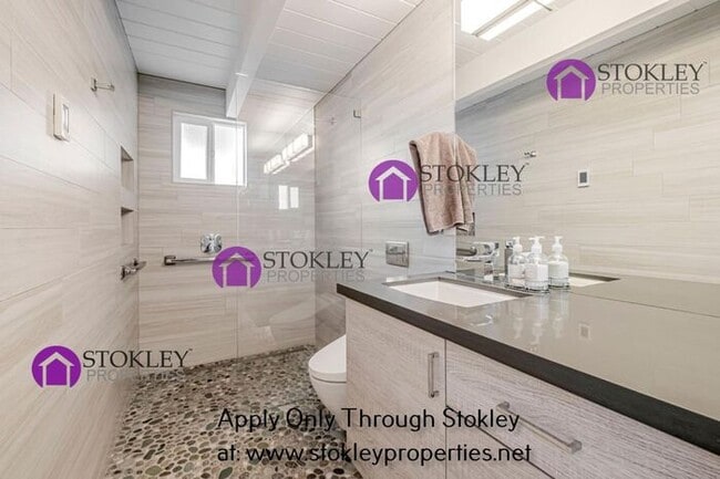 Building Photo - 155 Farallon Ct