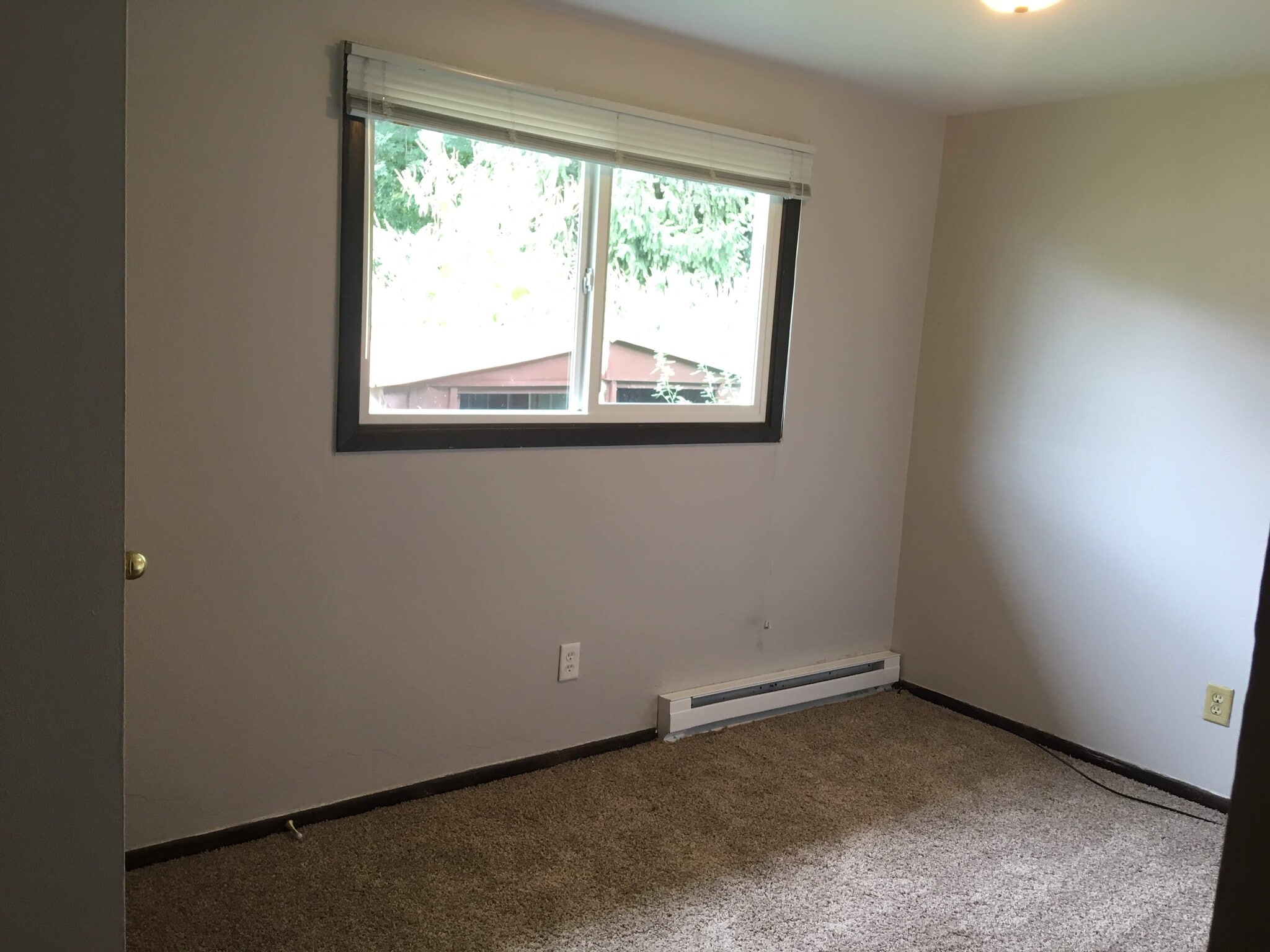 Building Photo - 803 W Van Buren St