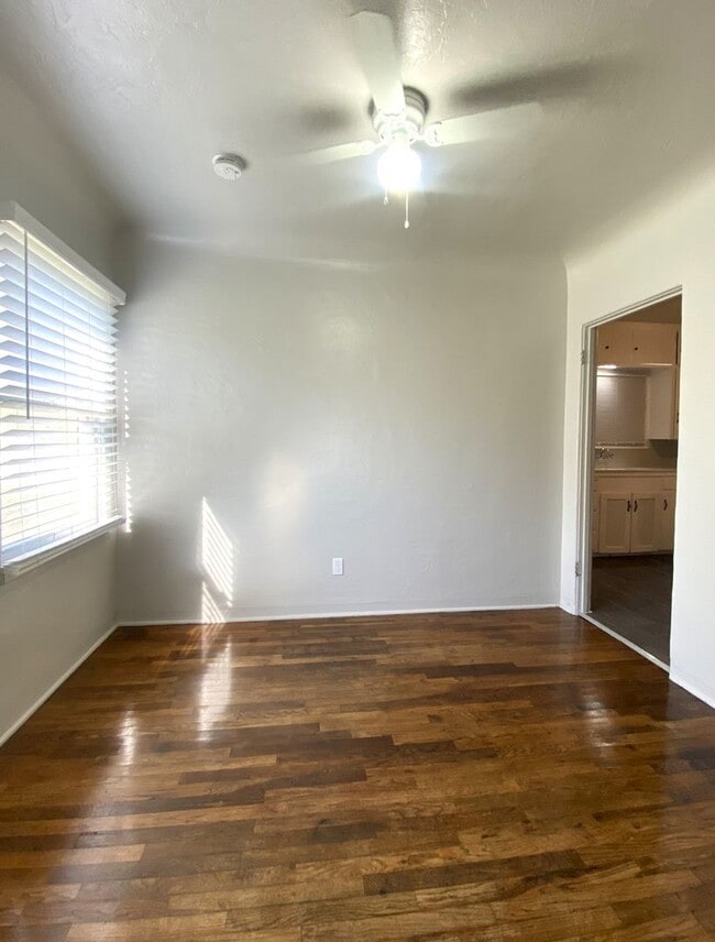 Building Photo - Lovely 2-bdrm./1-bath home with bonus room available now!