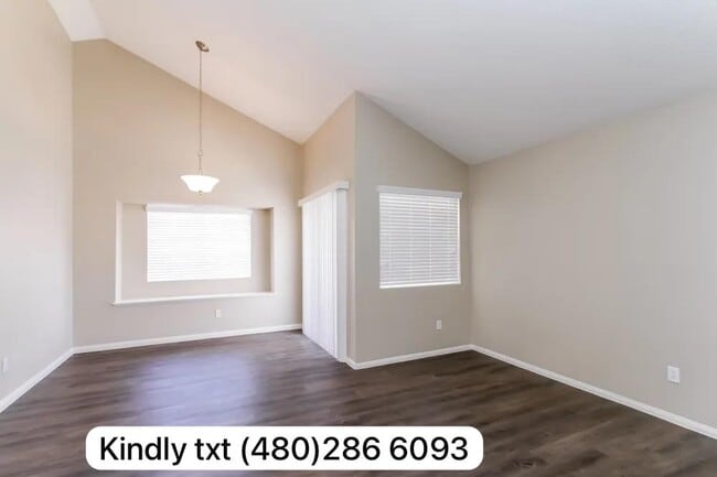 Building Photo - 3158 High View Dr