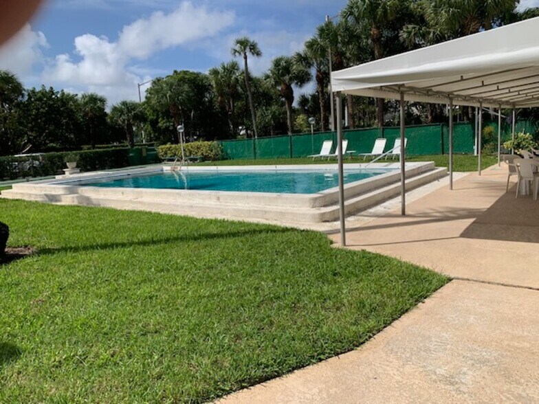 Pool - 1410 S Ocean Blvd