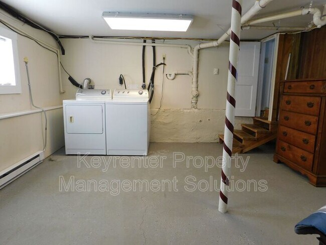 Building Photo - 404 Cherry Ave